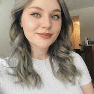 Meet your Posher, Ellie